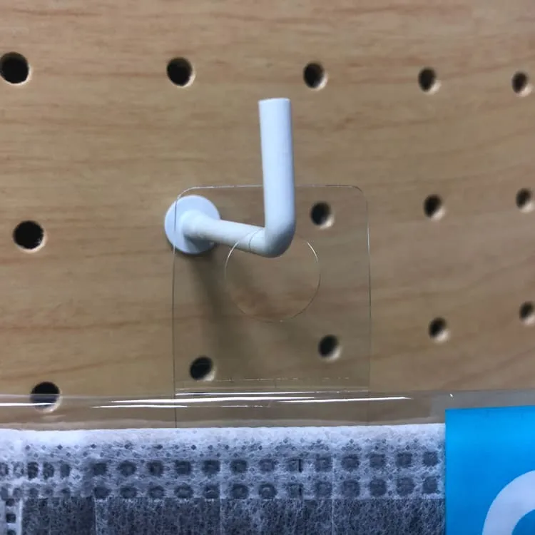 自黏圓洞貼勾 4 round hang tabs 3